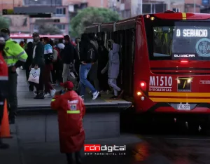 Delincuente que trató de robar en el transporte público recibió su merecido