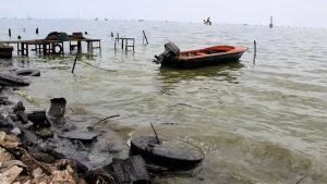 fuga de petróleo en el Lago de Maracaibo