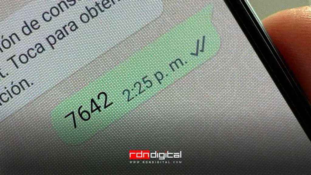 código 7642 en WhatsApp
