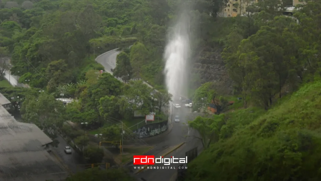 fuga de agua en Caricuao