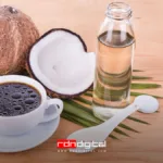 café con aceite de coco